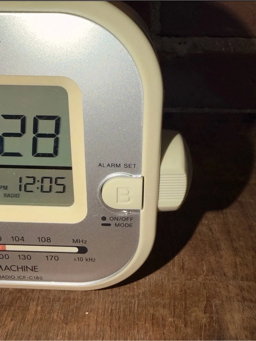 Vintage Sony Dream Machine Digital Alarm Clock – Cream and Silver